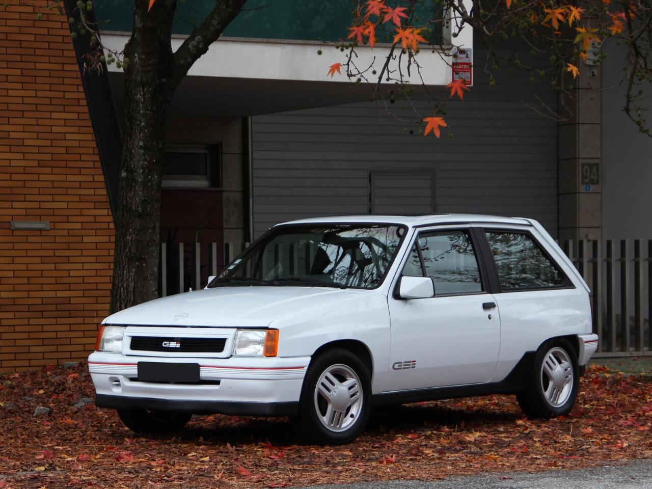 OPEL Corsa GSI - 1990 LesAnciennes.com