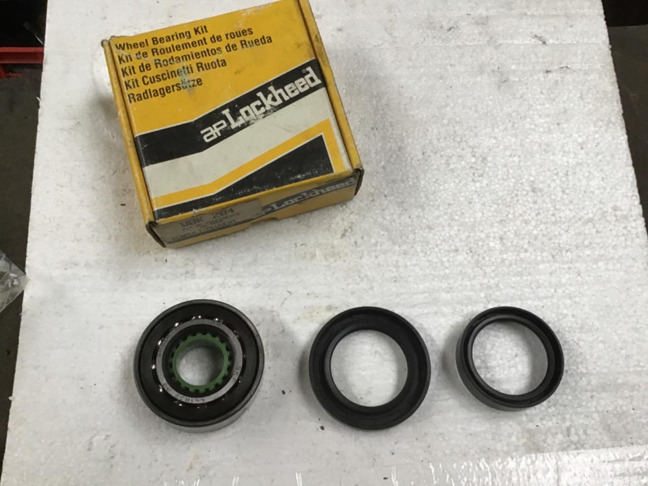 ROULEMENT ROUE AVANT RENAULT 14 (R14) . LesAnciennes.com