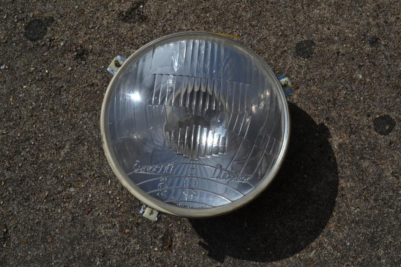 Phare Ducellier Eurocod 21062 PEUGEOT 203 LesAnciennes.com