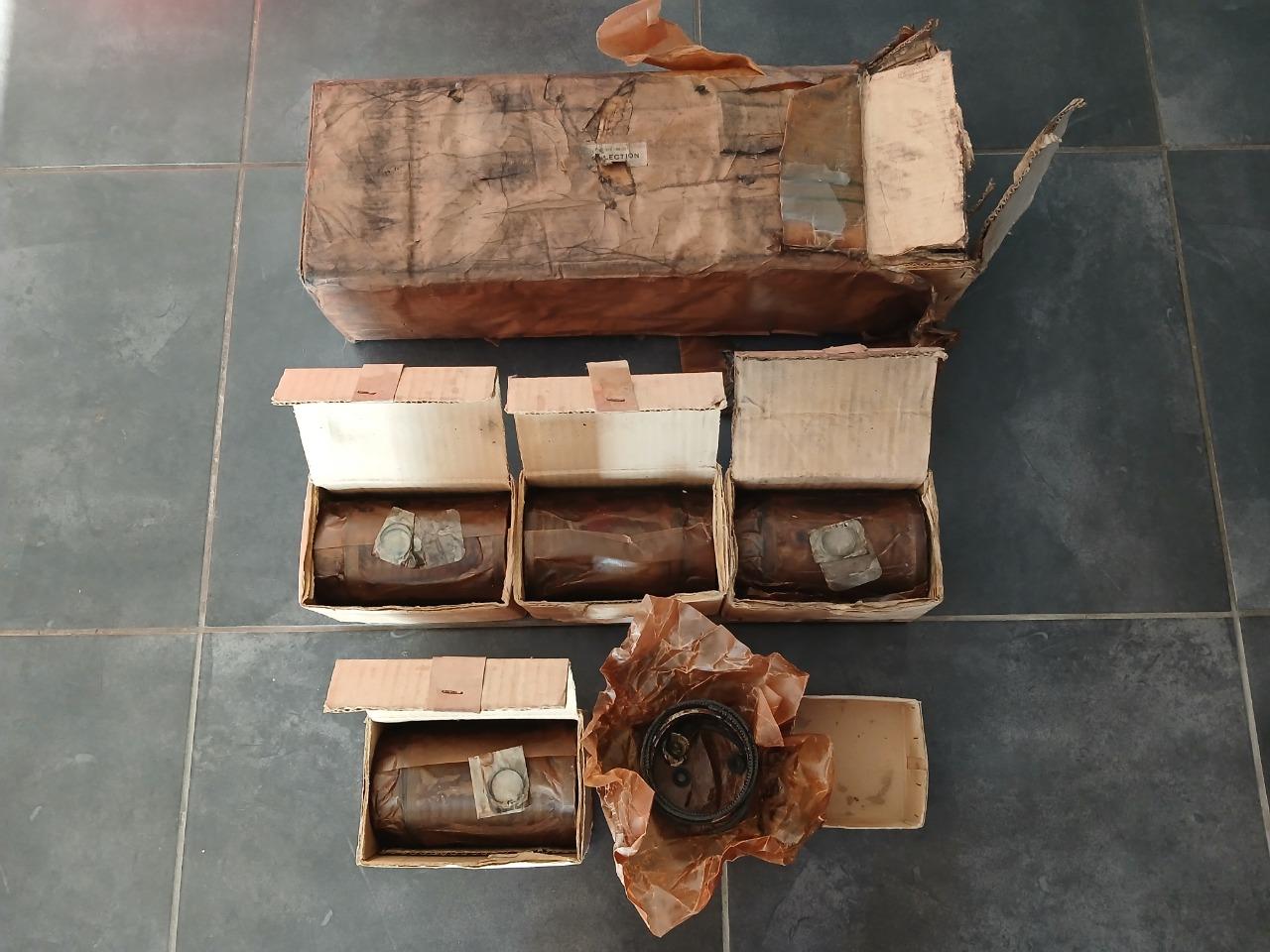 Kit chemises pistons RENAULT Galion LesAnciennes.com