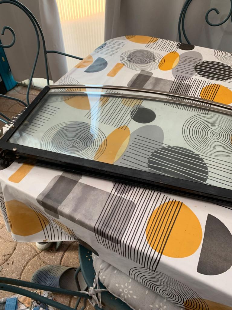 Pare brise de separation LesAnciennes.com