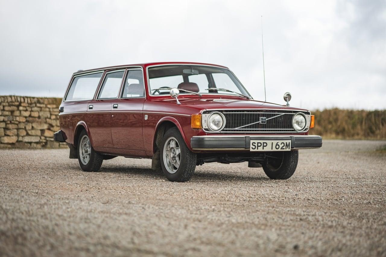 1974 Volvo 145 DL 32,650 miles from new LesAnciennes.com