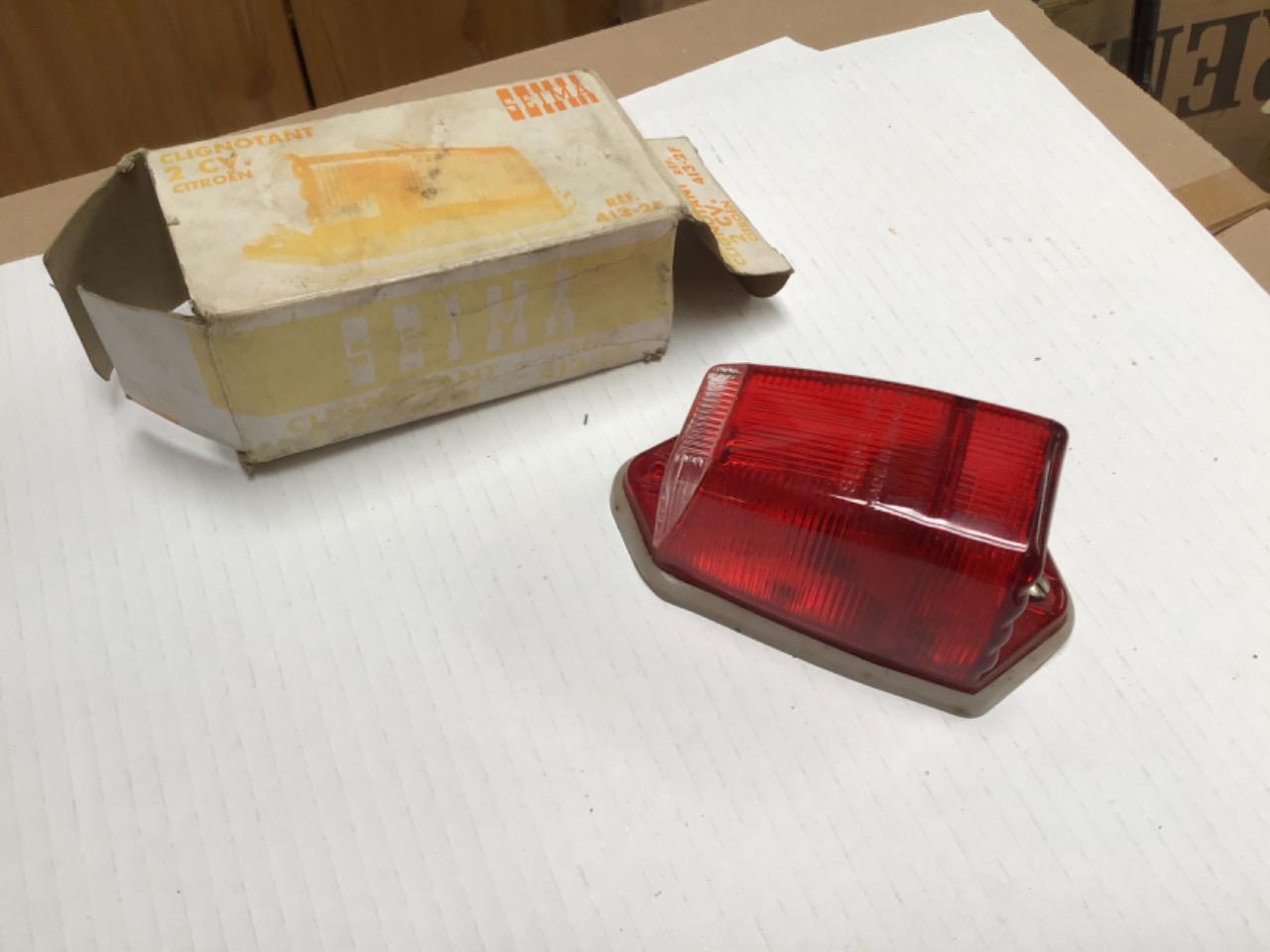 FEU CLIGNOTANT LATÉRAL NEUF CITROEN 2CV HY LesAnciennes.com