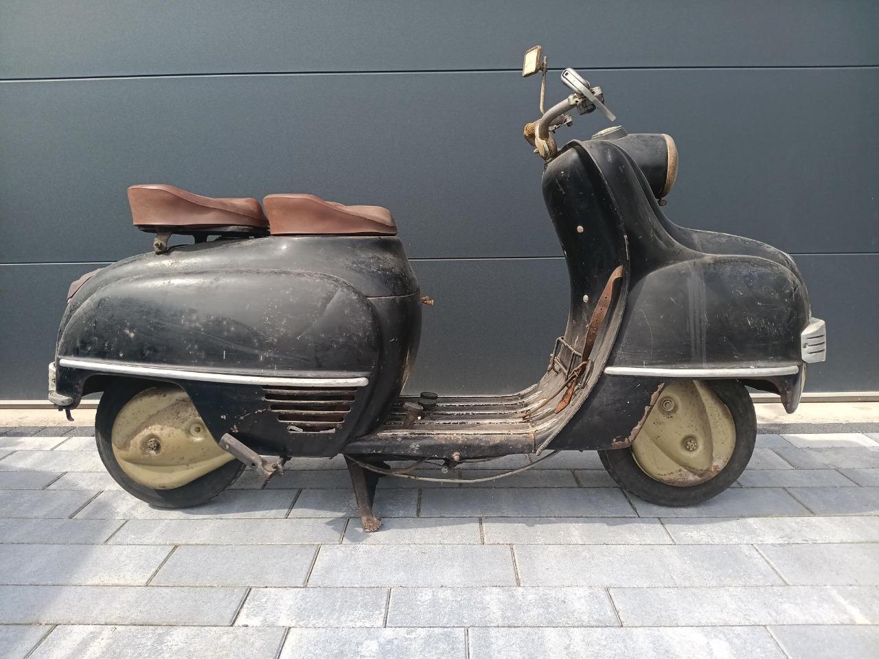 MAGNAT DEBON Scooter S25 - 1952 LesAnciennes.com
