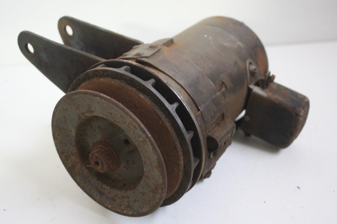 Dynamo Marchal Vaucanson MCDB 1071 12V Hotchkiss LesAnciennes.com