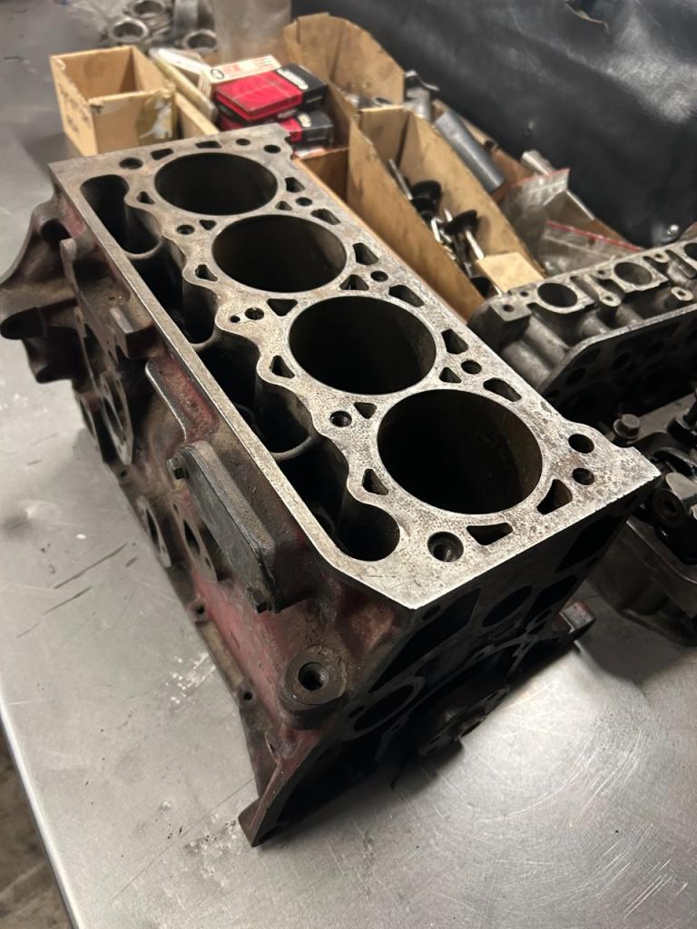 Bloc moteur SIMCA Rallye 2 LesAnciennes.com