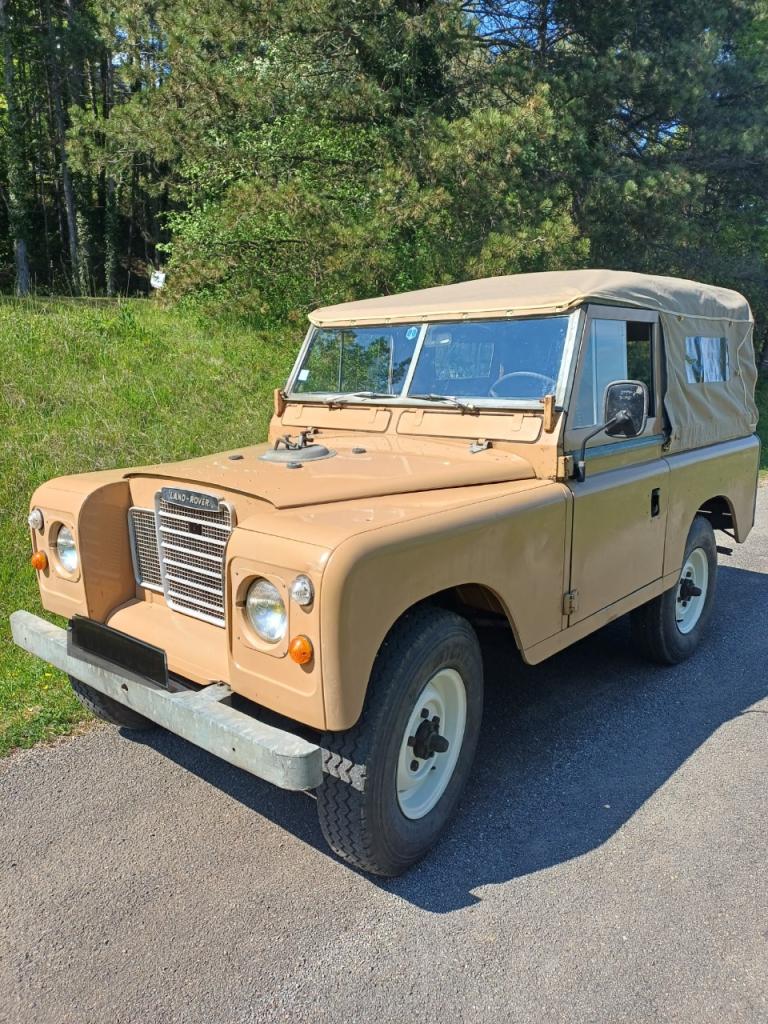 LAND ROVER 88 serie 2A - 1976 LesAnciennes.com