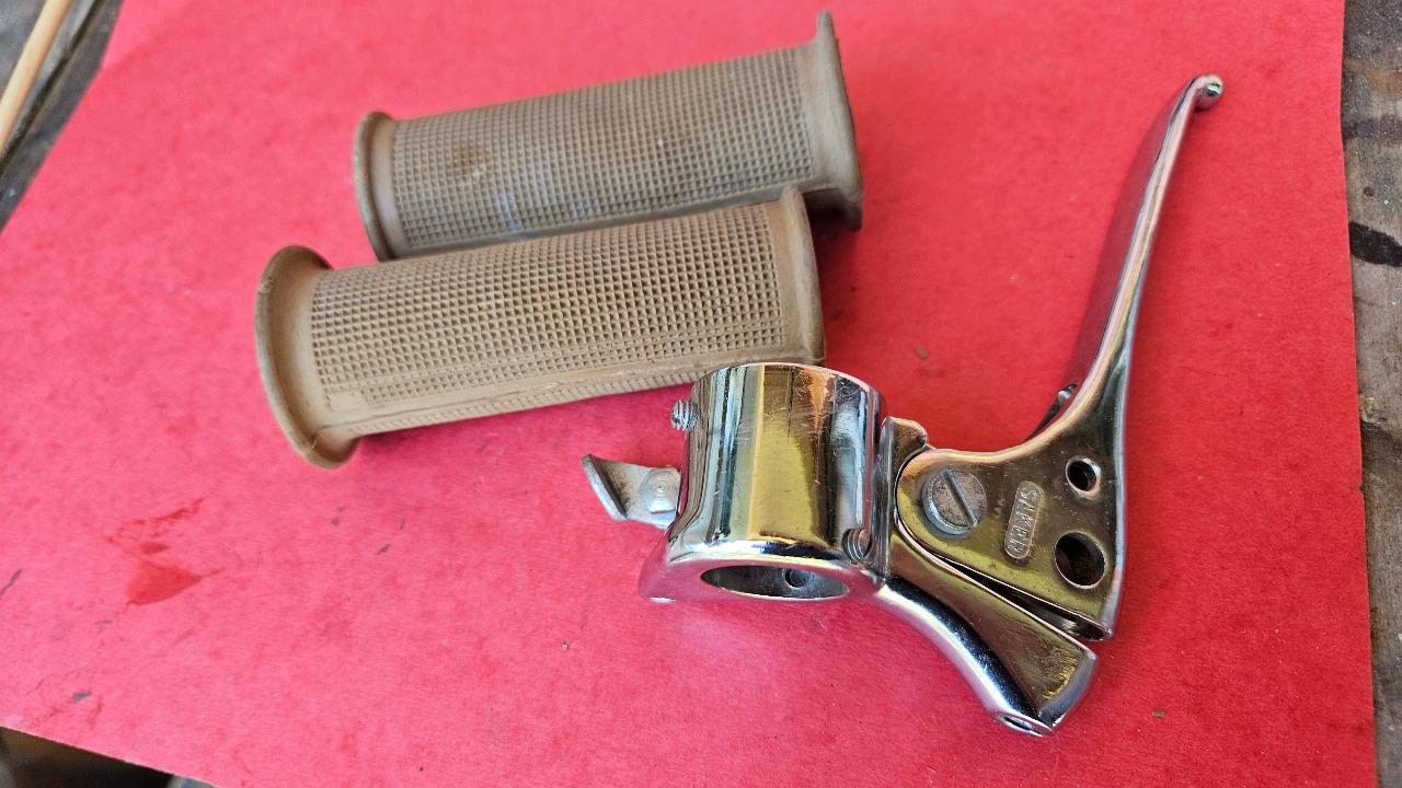 Poignée SAKER pour Lambretta, vélomoteur 06 LesAnciennes.com