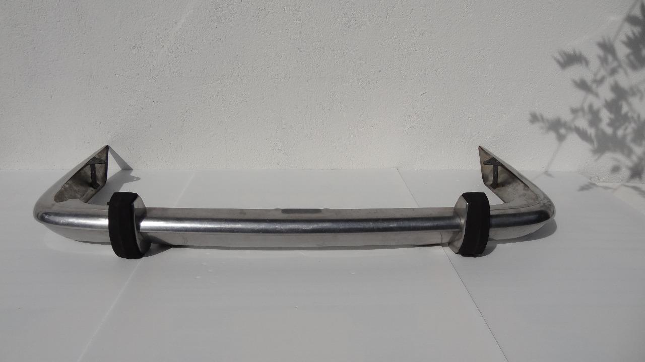 Pare choc PEUGEOT 404 Berline LesAnciennes.com