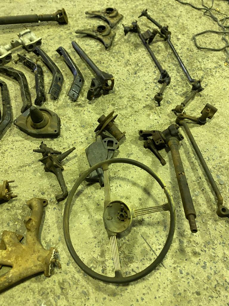 Lot de pièces TRIUMPH TR3 LesAnciennes.com