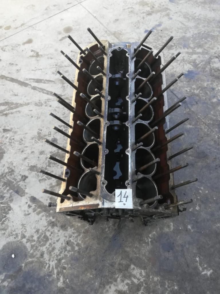 Bloc moteur Jaguar 5300 type 7p LesAnciennes.com