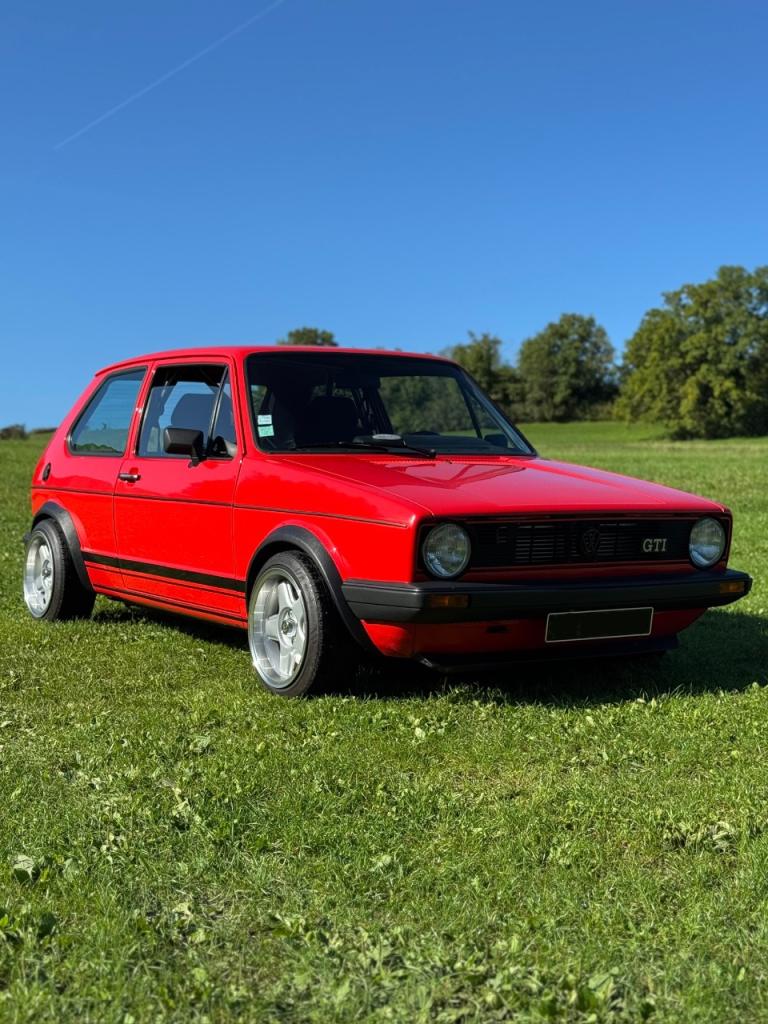 VOLKSWAGEN Golf GTI - 1983 LesAnciennes.com