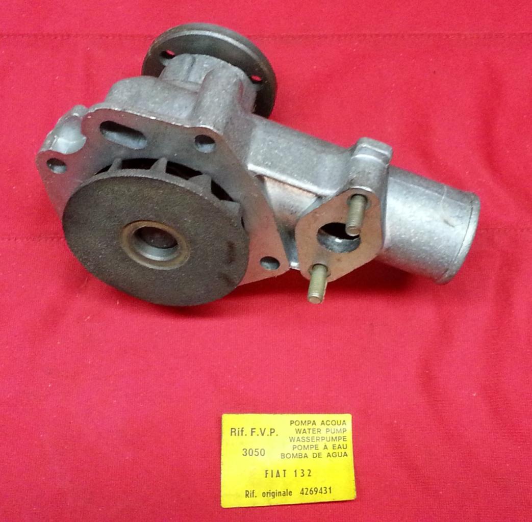 Pompe à eau FIAT 132 LesAnciennes.com