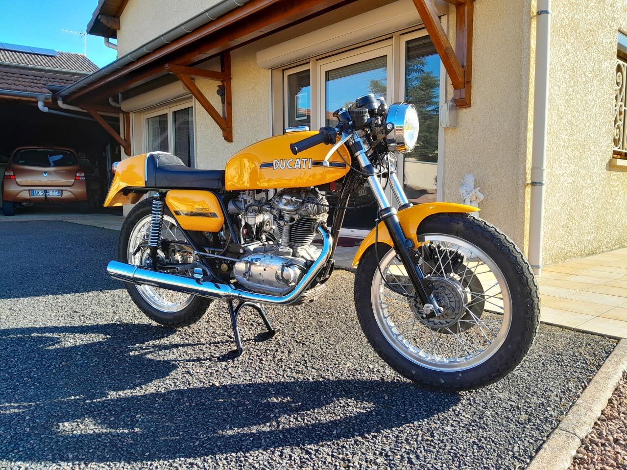 DUCATI 250 Desmo - 1975 LesAnciennes.com