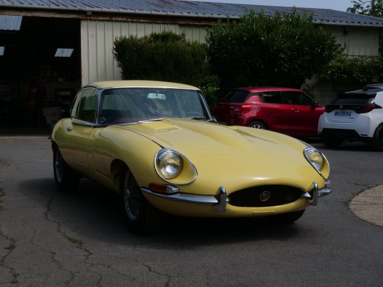 1967 Jaguar E-Type 4.2L 2+2 Automatic Series 1 LesAnciennes.com
