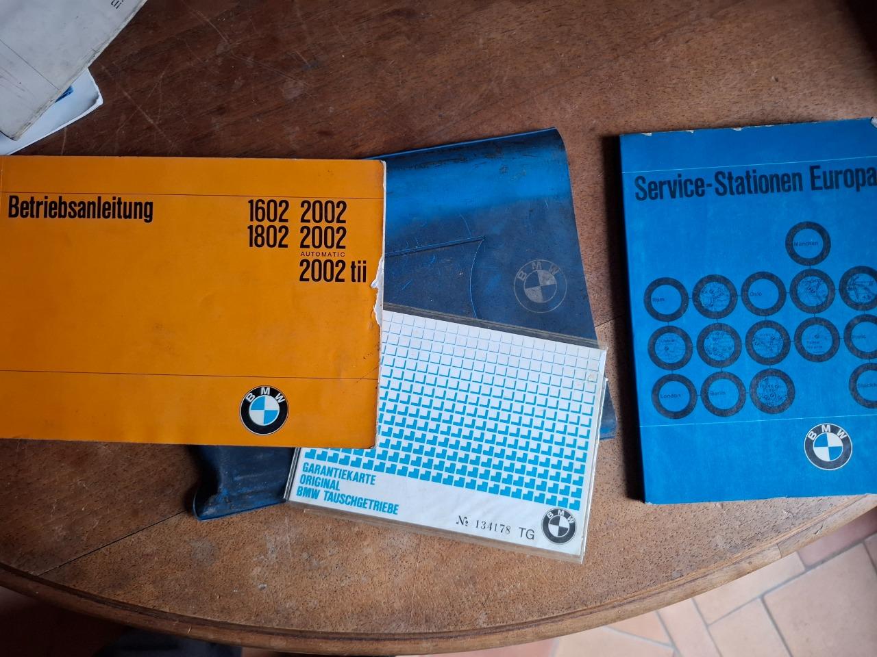 BMW 2002 livret de bord original LesAnciennes.com