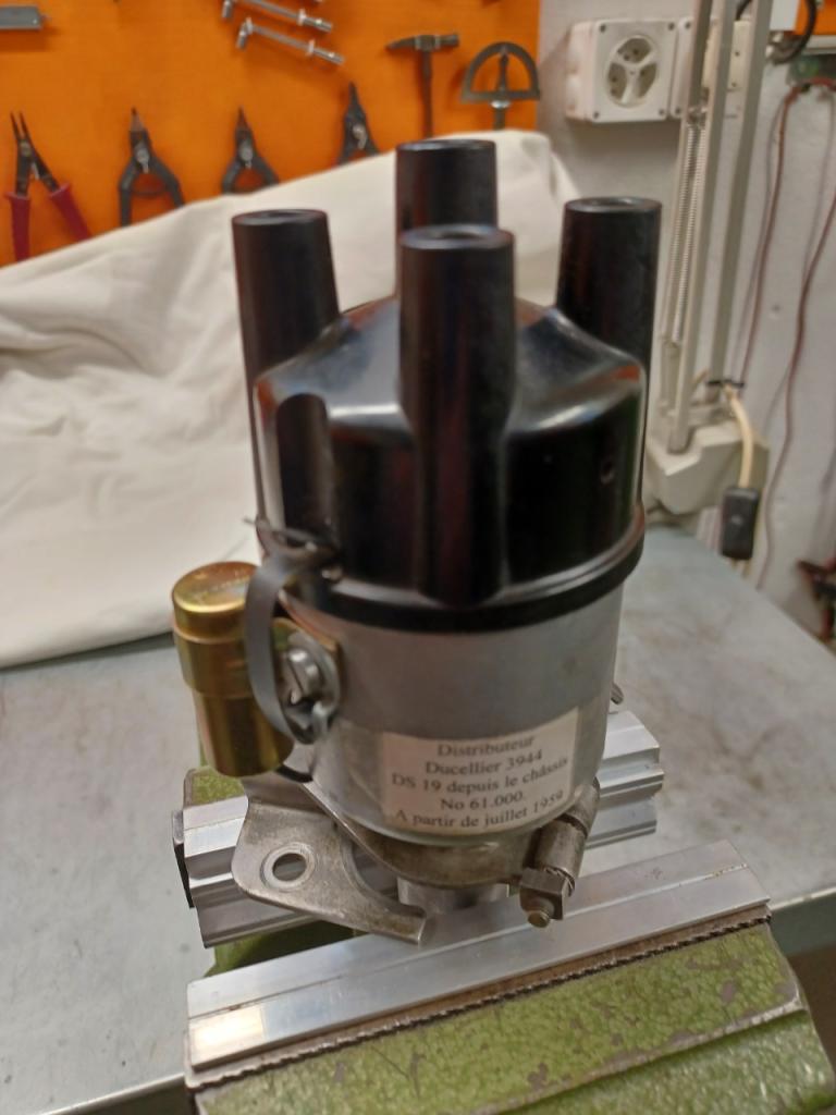 Pièces CITROEN DS 19 distributeur LesAnciennes.com