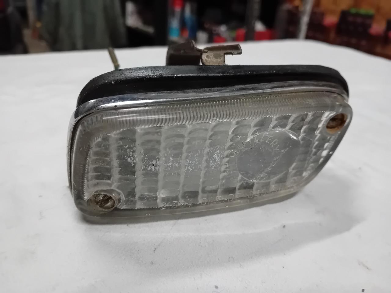 Clignotant SIMCA 1200S LesAnciennes.com