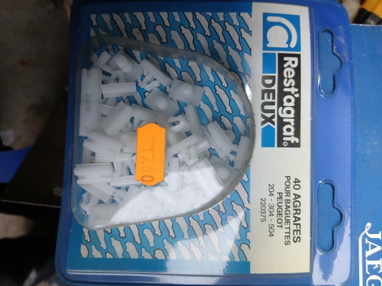 Agrafes PEUGEOT 304 LesAnciennes.com