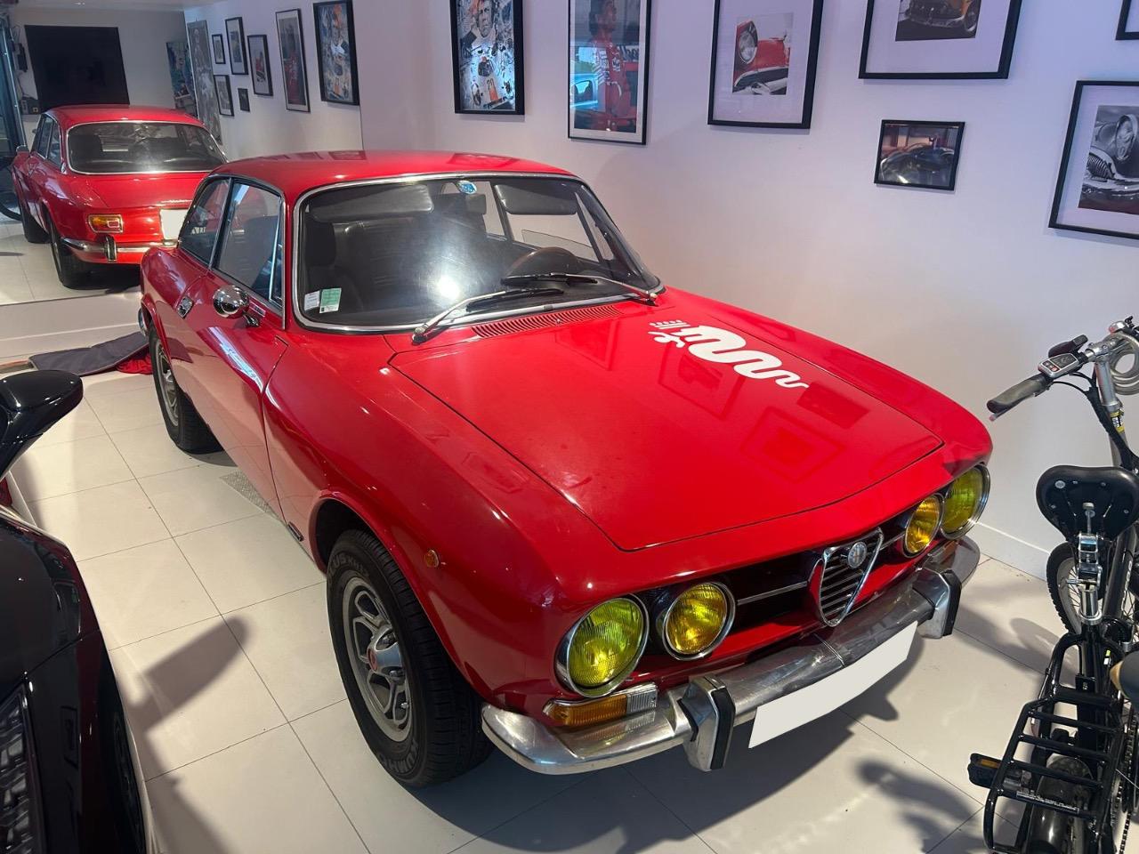 ALFA ROMEO 1750 GT Veloce - 1970 LesAnciennes.com