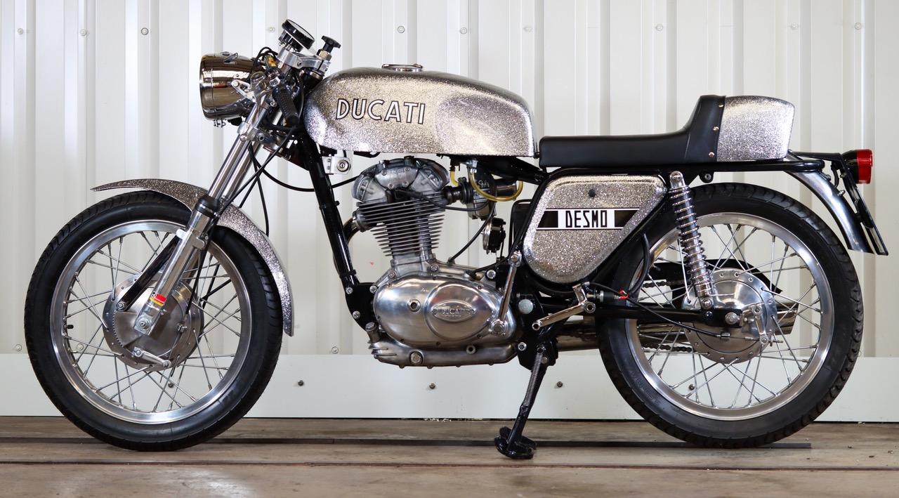 DUCATI 350 Desmo - 1971 LesAnciennes.com