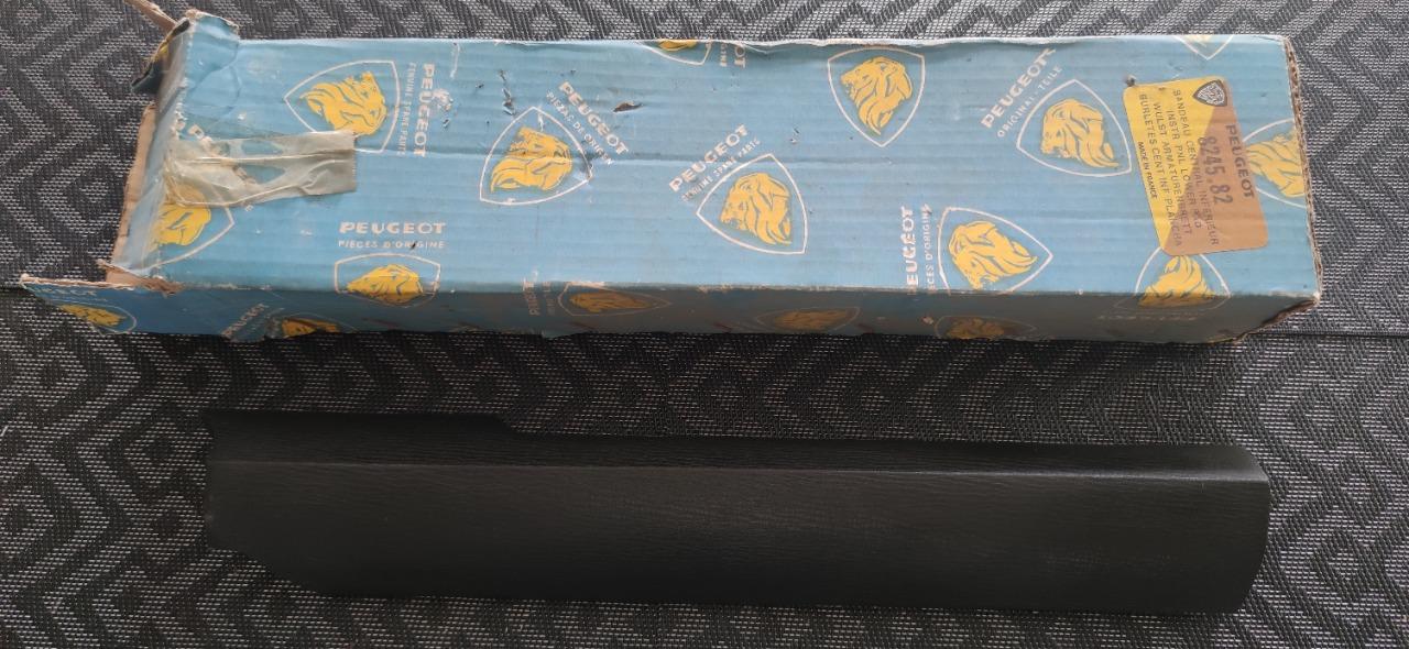 Garniture de tableau de bord PEUGEOT 304 LesAnciennes.com