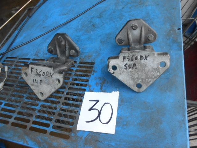 Charnières de porte latérale droite Ferrari 360 LesAnciennes.com