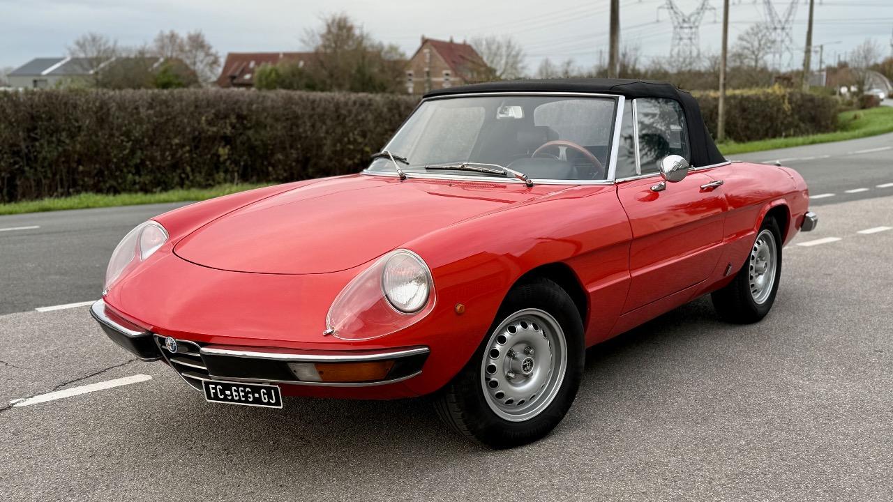 ALFA ROMEO Spider 1600 Junior - 1977 LesAnciennes.com