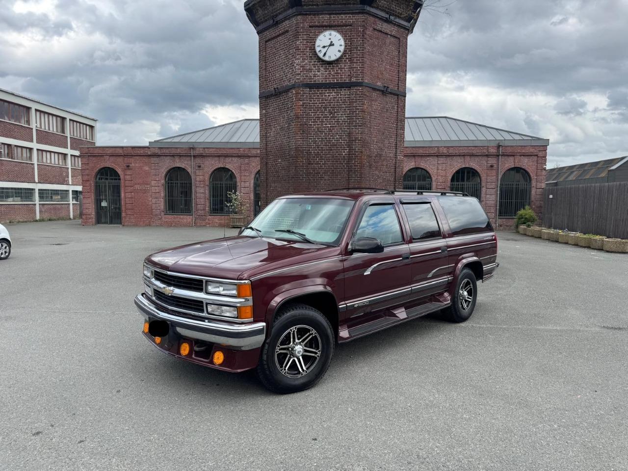 CHEVROLET Suburban Starcraft 1500 5.7 V8 250cv - 1 LesAnciennes.com