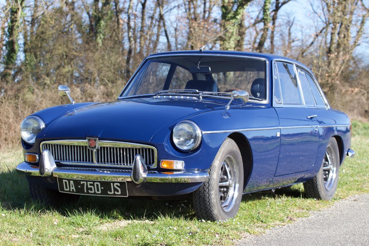 MG MGB GT - 1972 LesAnciennes.com