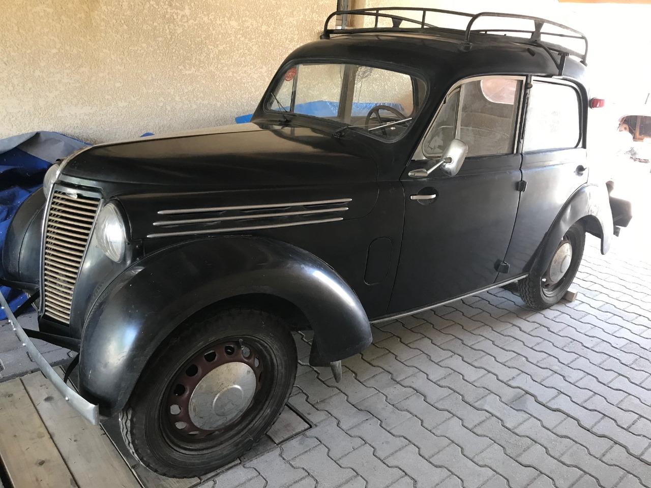 RENAULT Juvaquatre BFK4 - 1947 LesAnciennes.com