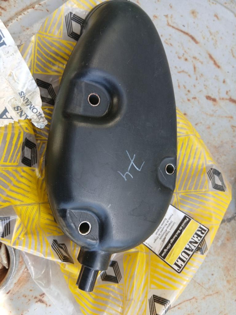 Dessus carburateur RENAULT 20 (R20) LesAnciennes.com