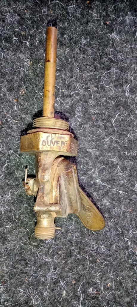 Robinet de reservoir d'essence CITROEN AC4 LesAnciennes.com