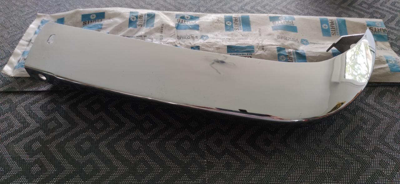 Crosse pare chocs avant gauche SIMCA 1301 1501 LesAnciennes.com