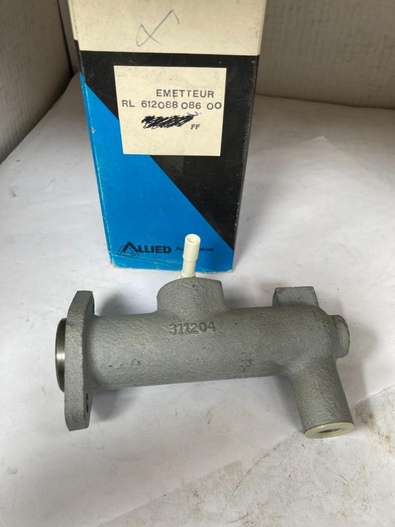 Emetteur embrayage neuf PEUGEOT J7 LesAnciennes.com