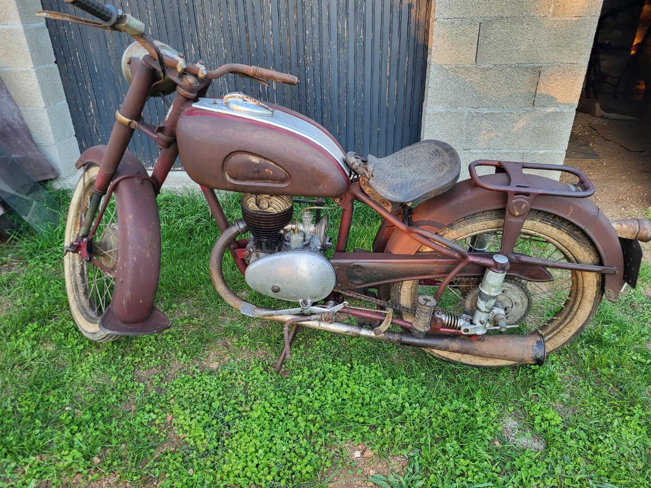 AUTOMOTO 200cm3 AGL4 - 1953 LesAnciennes.com