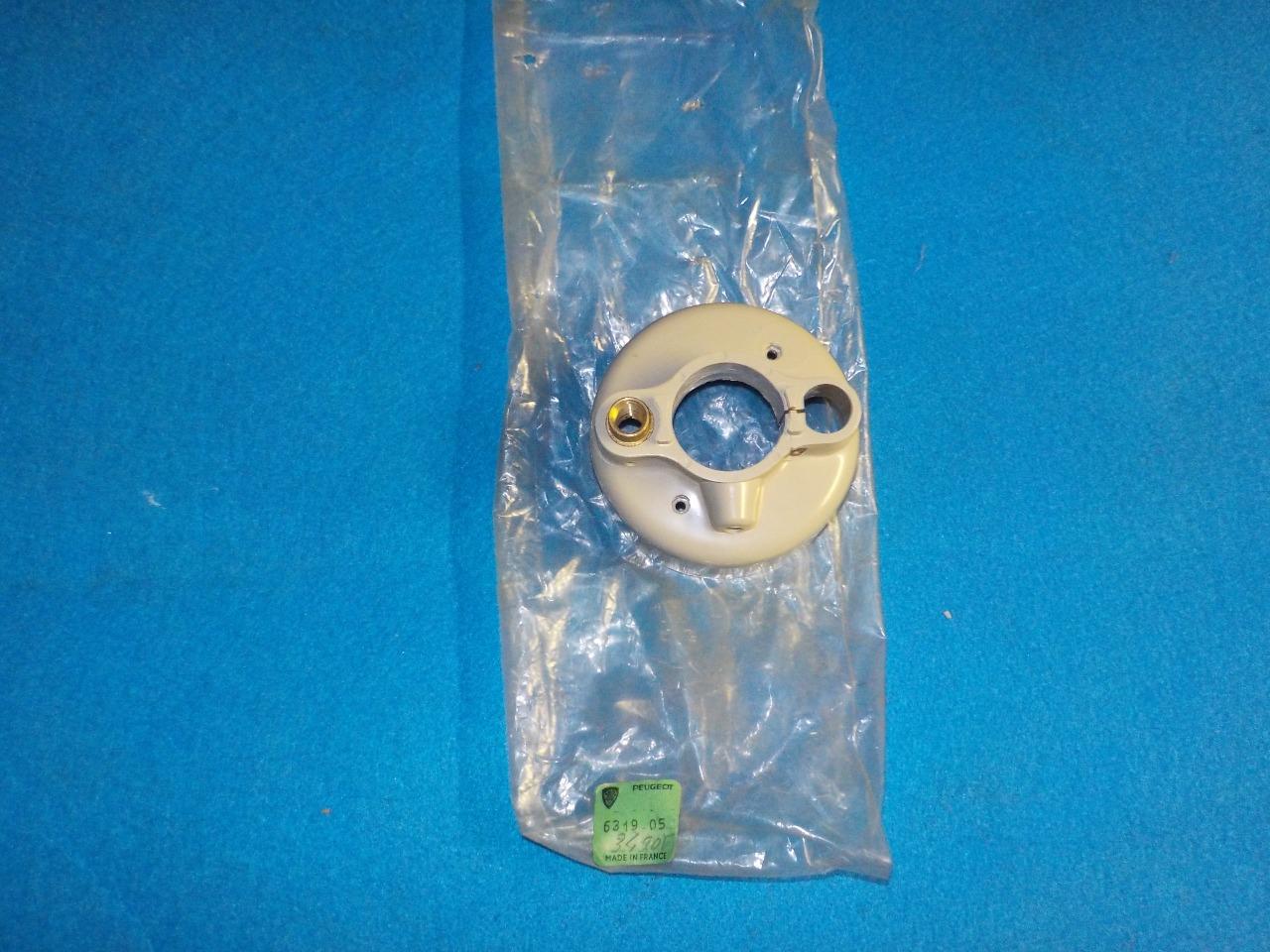 Support levier de vitesse PEUGEOT 203 LesAnciennes.com