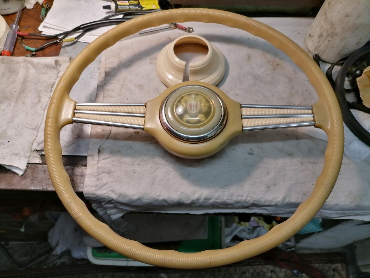 Volant Quillery complet état neuf 420 mm LesAnciennes.com