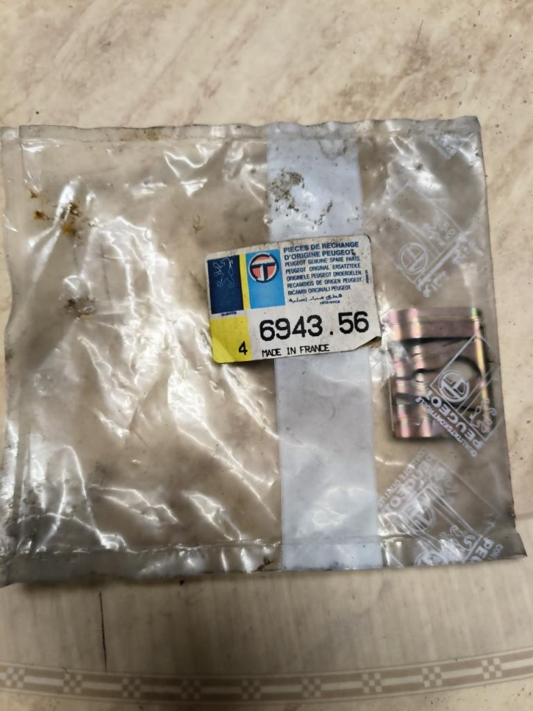 Peugeot Agrafes / Clips de fixation neuf LesAnciennes.com