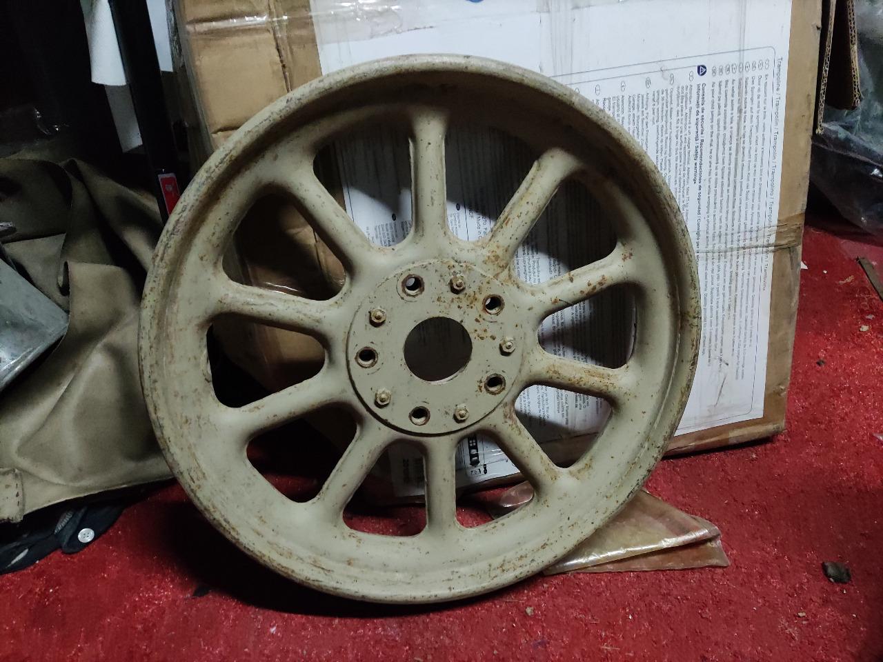 Lot de pièces FIAT 509 torpédo LesAnciennes.com