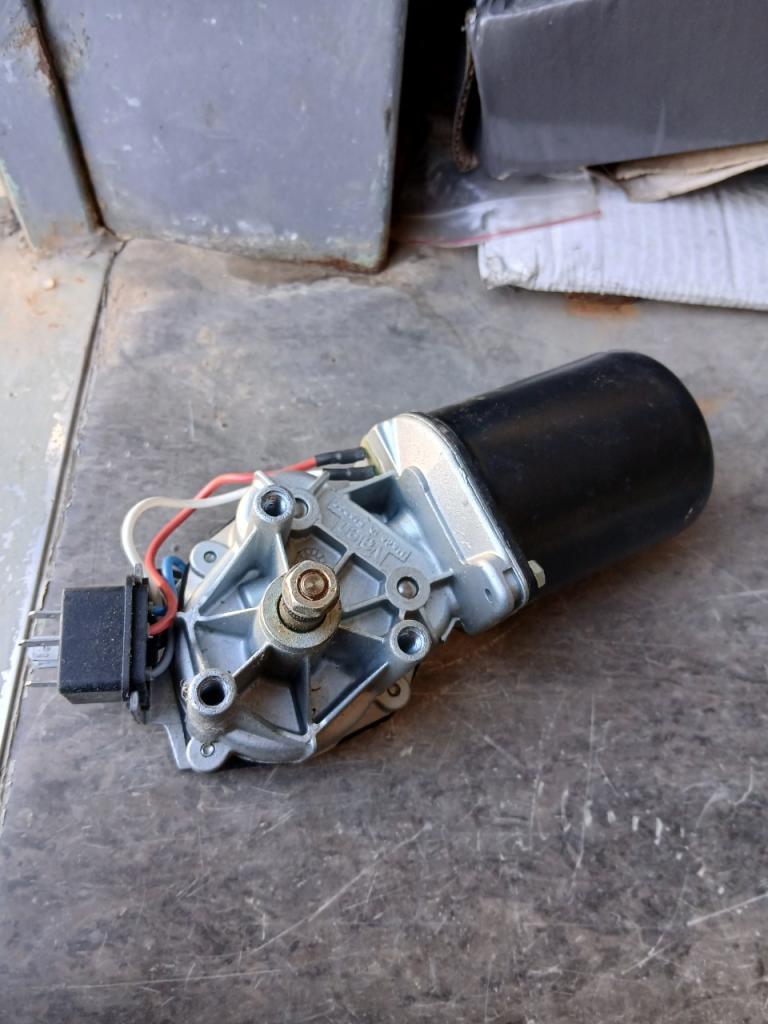 Moteur essuie glace PEUGEOT 505 LesAnciennes.com