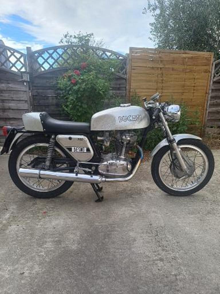 DUCATI 350 Desmo - 1972 LesAnciennes.com
