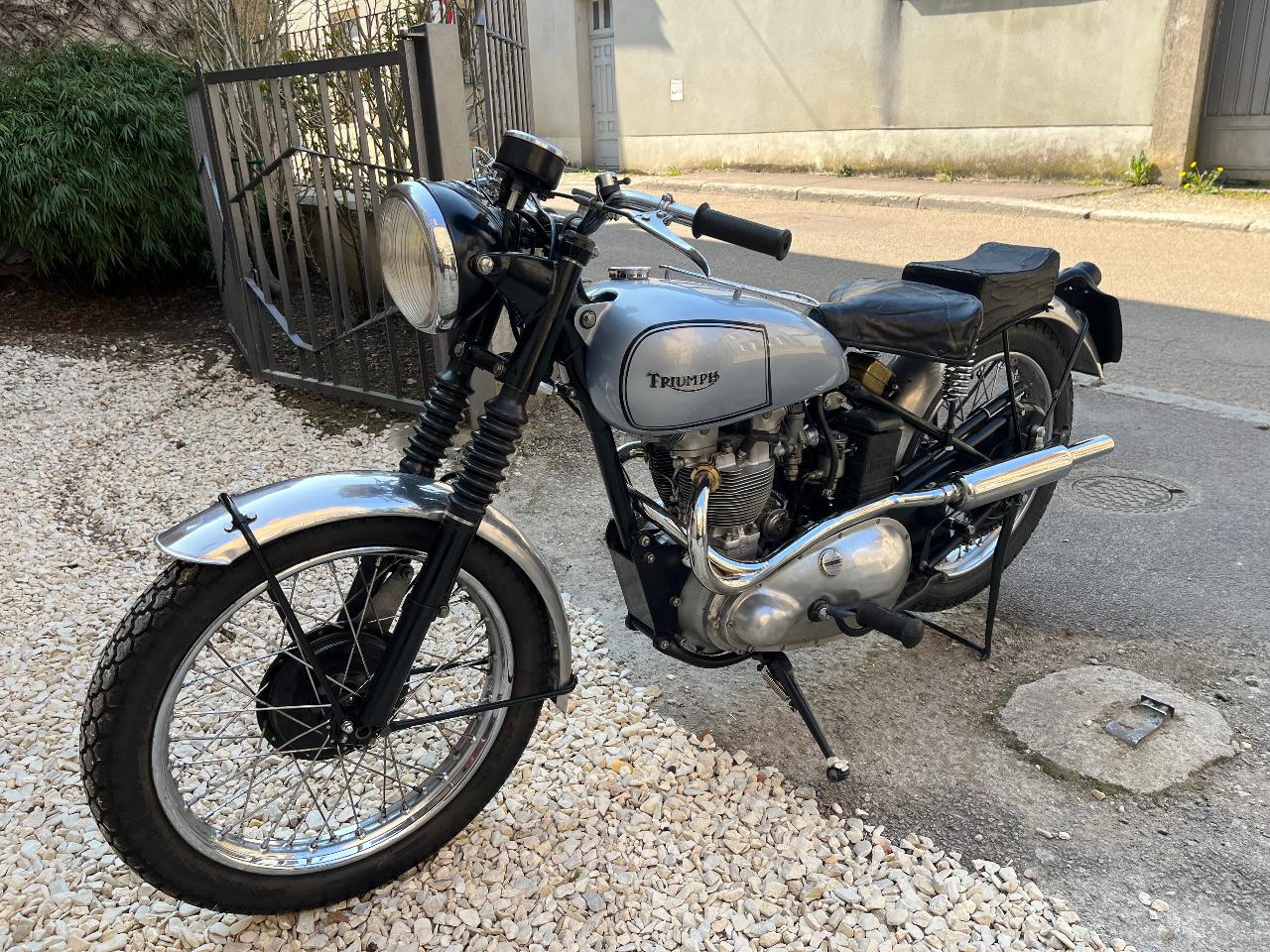 TRIUMPH TR5 Trophy - 1952 LesAnciennes.com