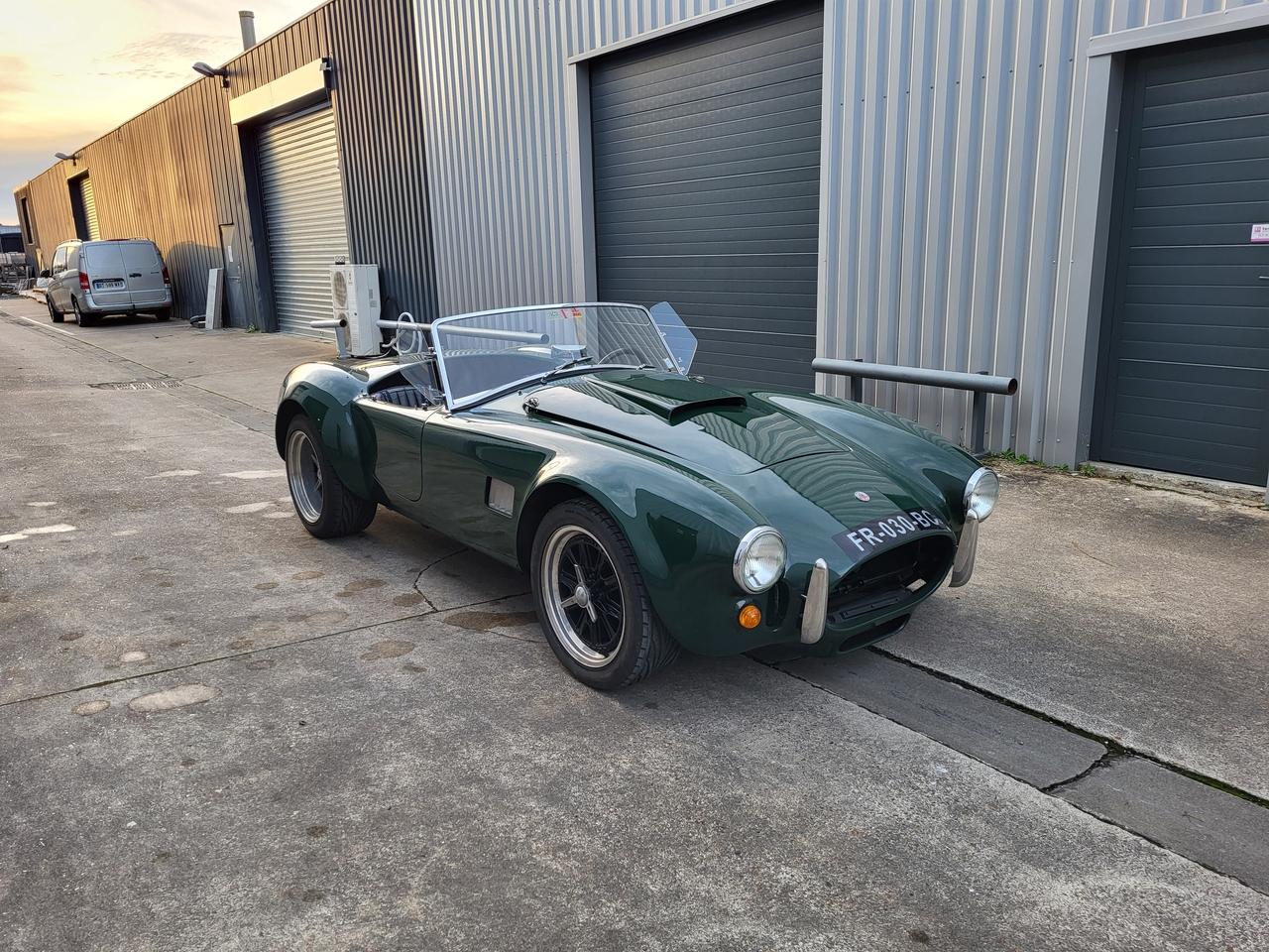 1964 RAM Cobra 427 5.7L V8 Manual LesAnciennes.com