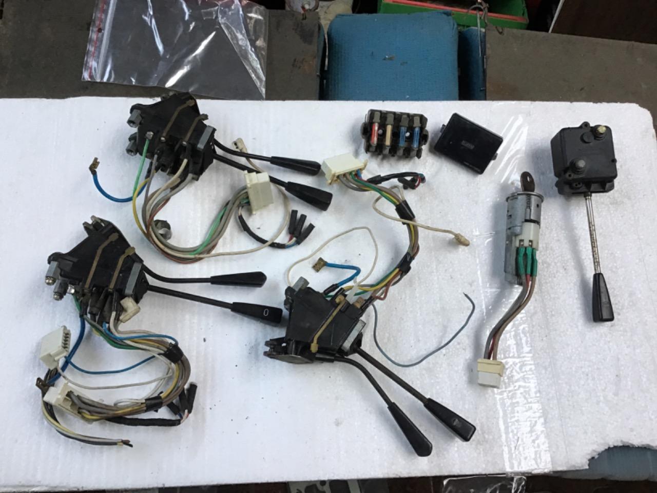 COMMODOS NEIMAN BORNIER RENAULT 6 (R6) R12 LesAnciennes.com