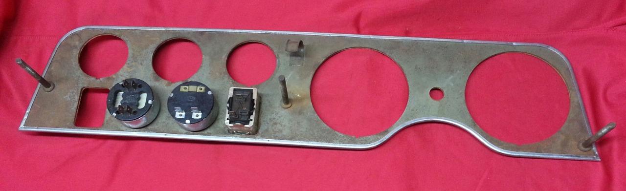 FIAT 850 COUPE tableau de bord instrumentation LesAnciennes.com