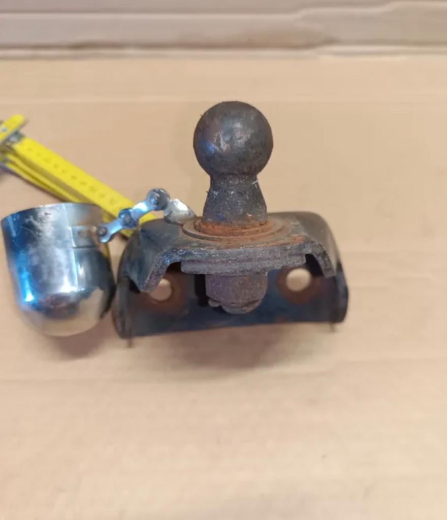 ATTELAGE REMORQUE Attelage dit léger Boule LesAnciennes.com