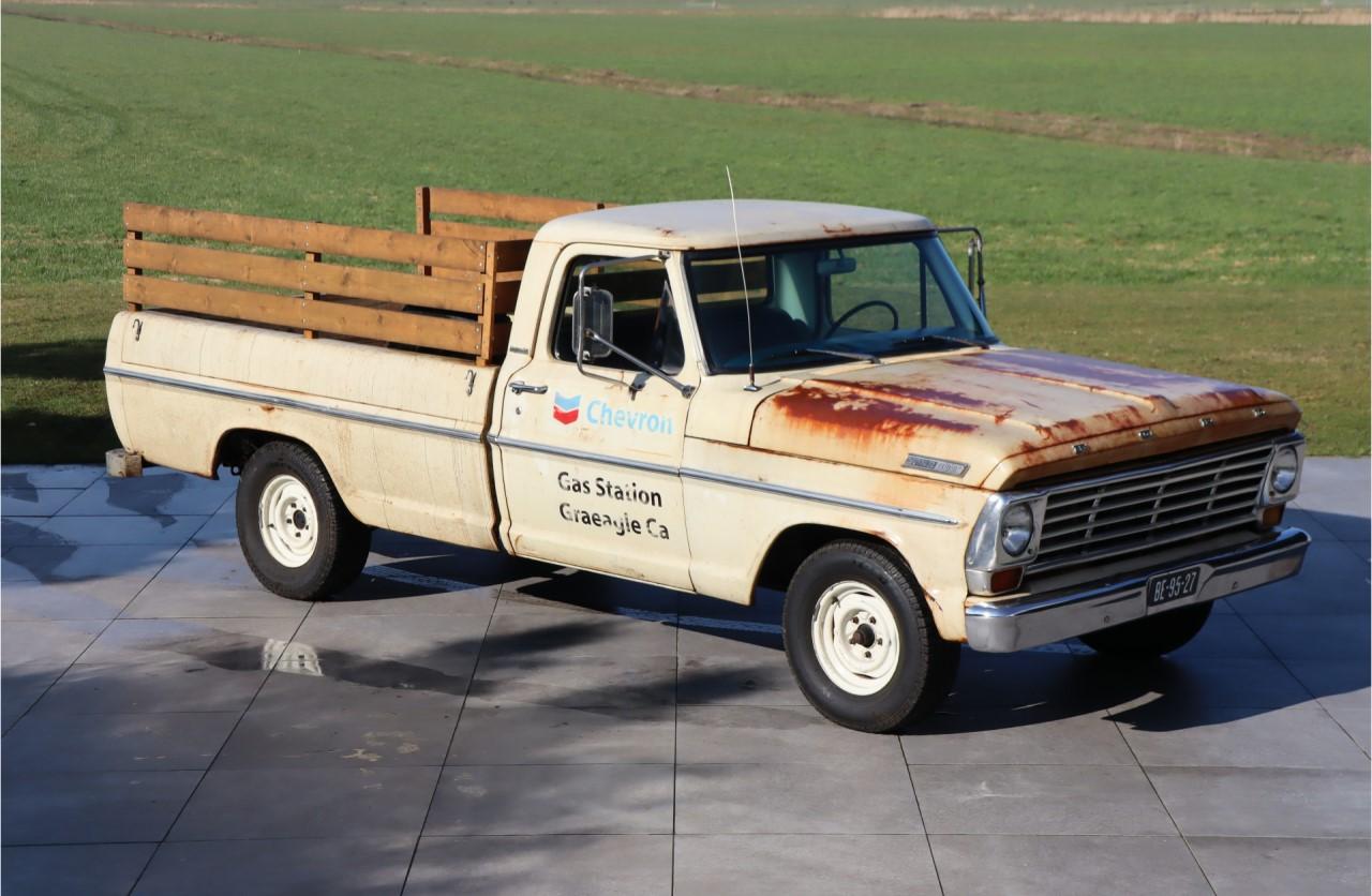 FORD F-100 Pick-up - 1967 LesAnciennes.com
