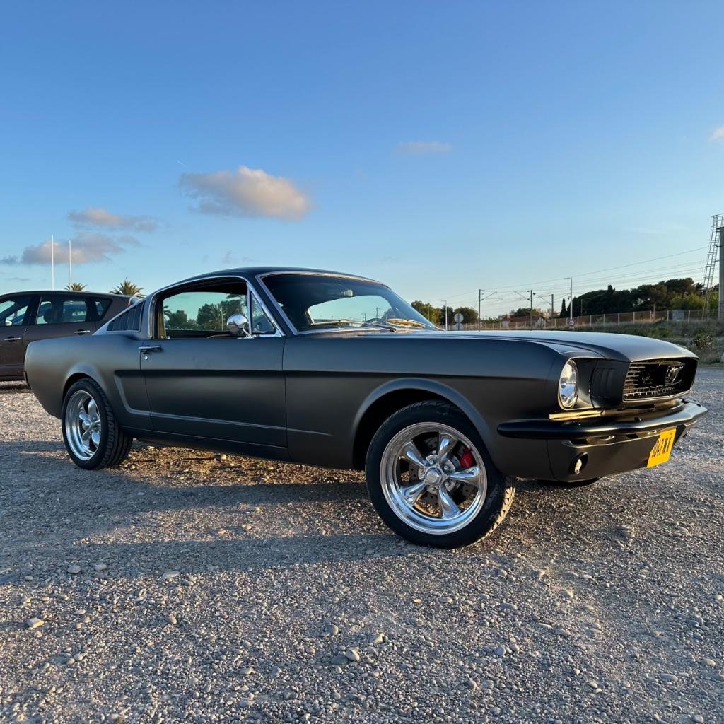 FORD Mustang Fastback - 1966 LesAnciennes.com