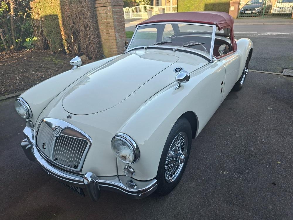 MG MGA CABRIOLET - 1956 LesAnciennes.com